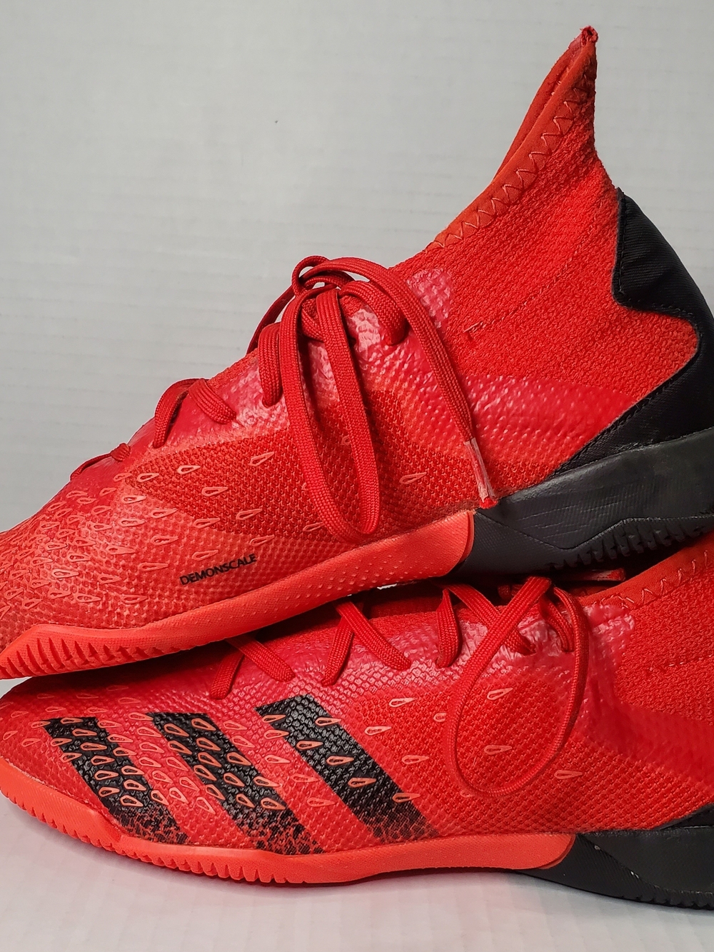 adidas Predator Red Sneakers With Black Accents Mens 7 - Picture 2 of 8
